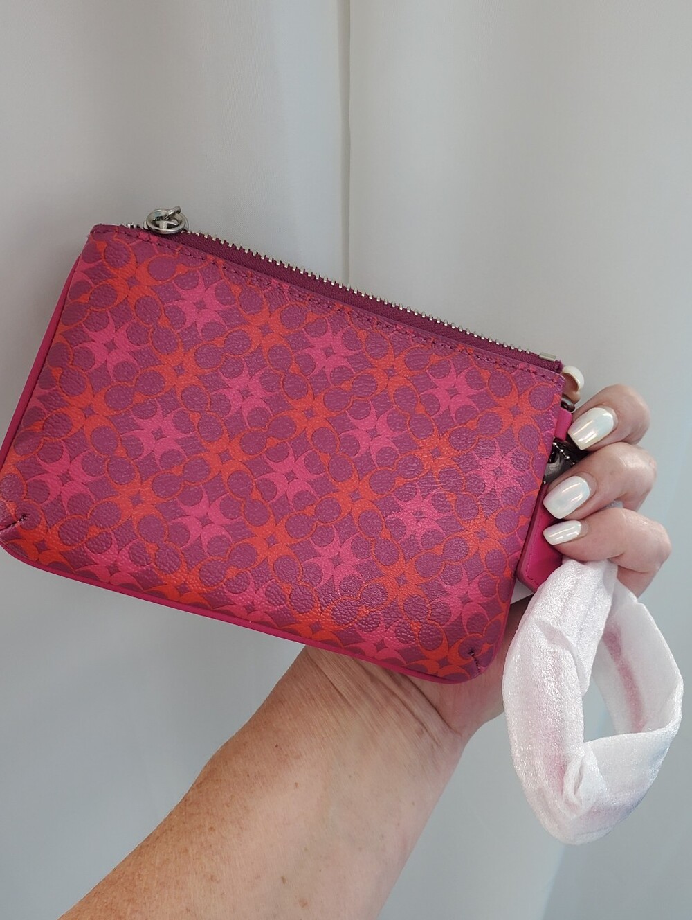 Brand New Coach wristlet with gift box - Picture 9 of 14